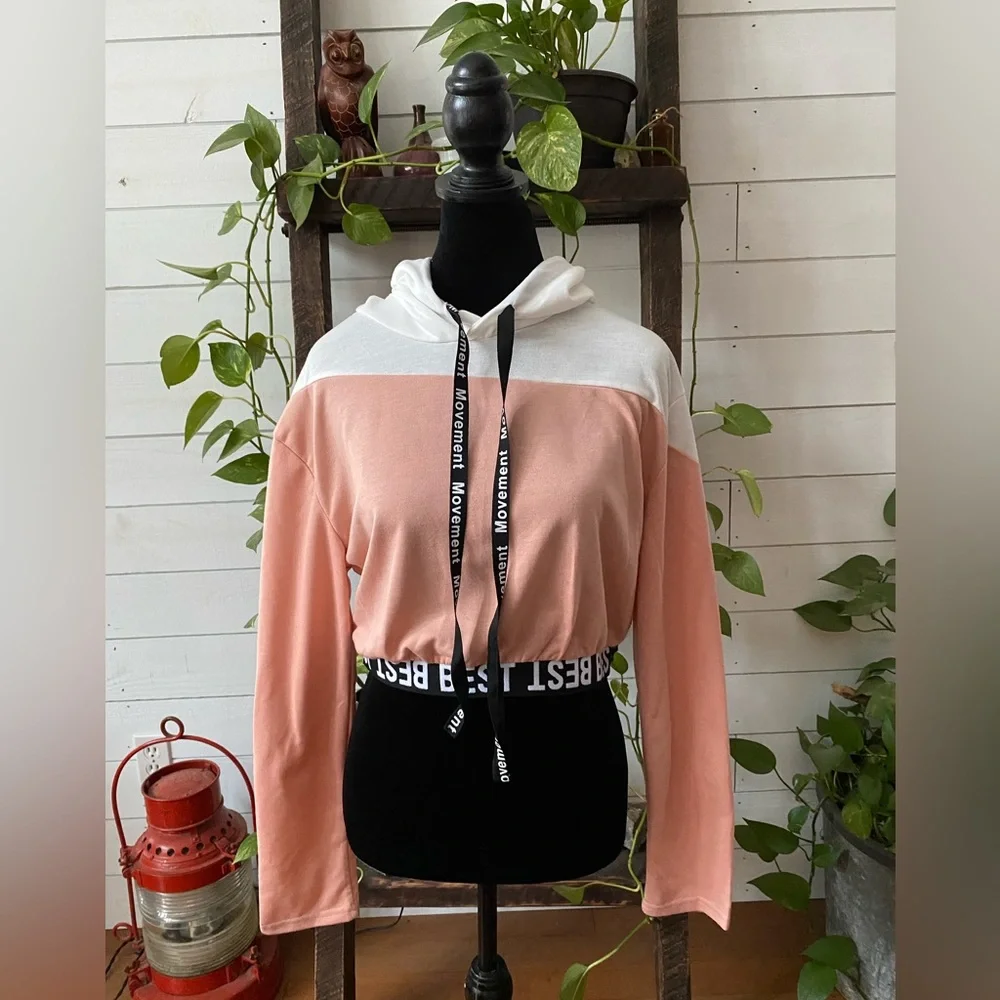 SweatyRocks: Cropped Pink and White Athletic Pullover Hoodie Sweatshirt